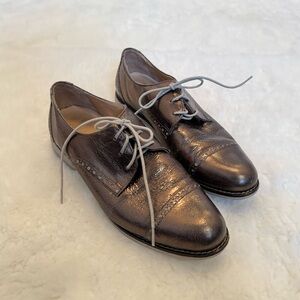 Cole Haan Silver Leather Oxfords - size 8